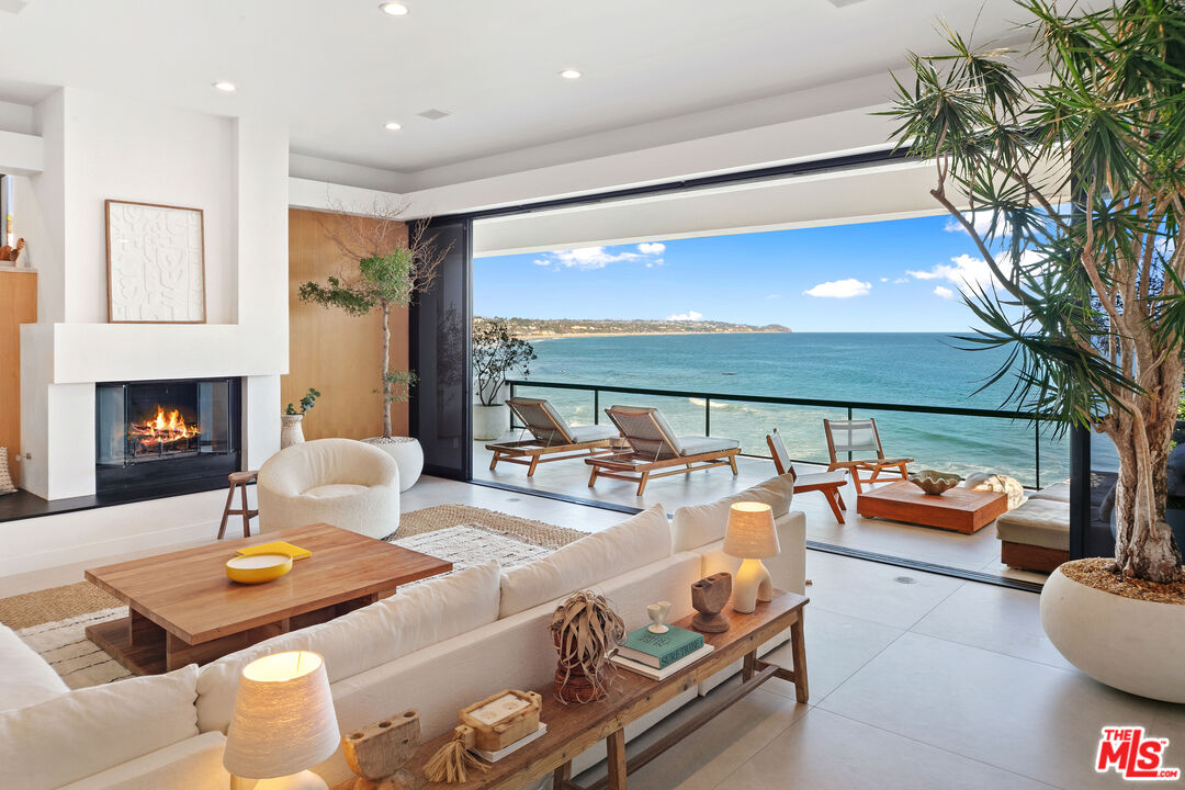 31516 Victoria Point Rd, Malibu, CA 90265