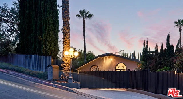 3421 Wrightwood Drive, Studio City, CA 91604