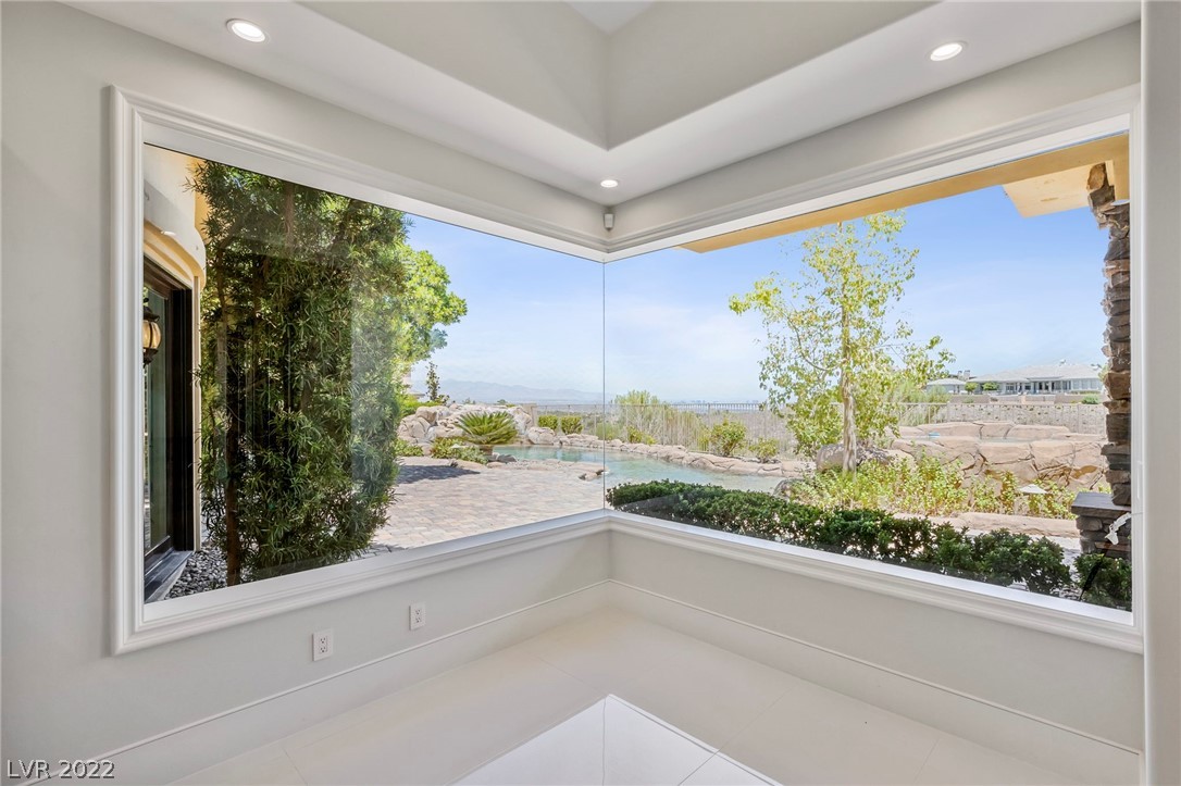 10 Cedar Chase Drive