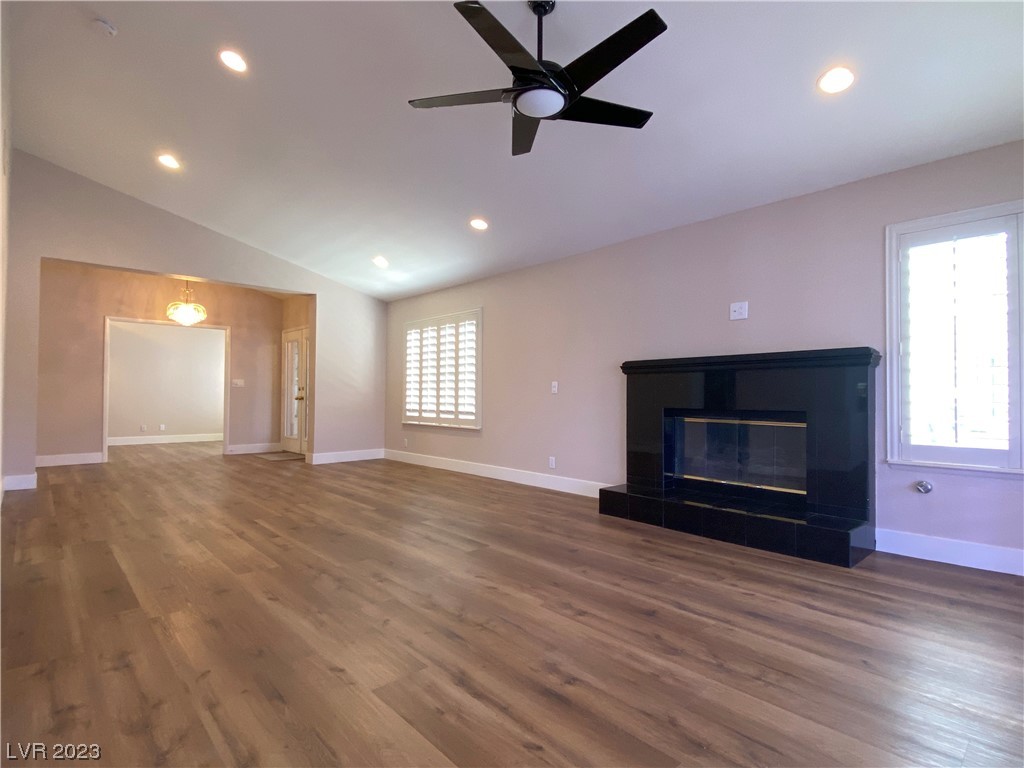 3013 Waterside Circle