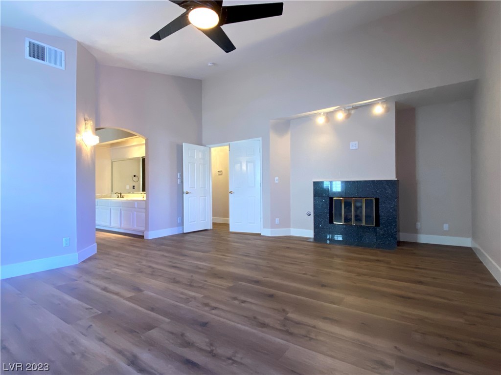 3013 Waterside Circle