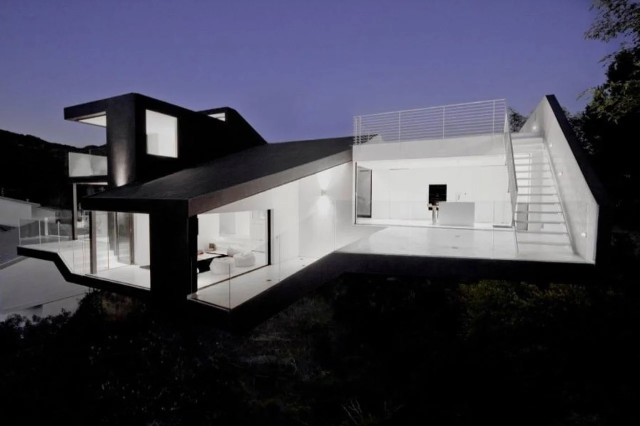 3140 Hollyridge Drive, Los Angeles, CA 90068