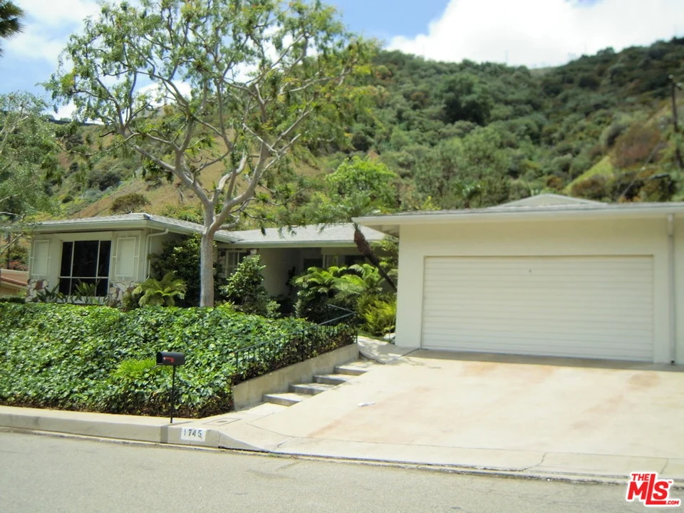 1745 San Ysidro Drive, Beverly Hills, CA 90210