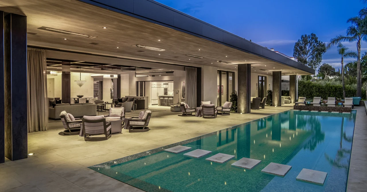 912 North Hillcrest Road, Beverly Hills, CA 90210