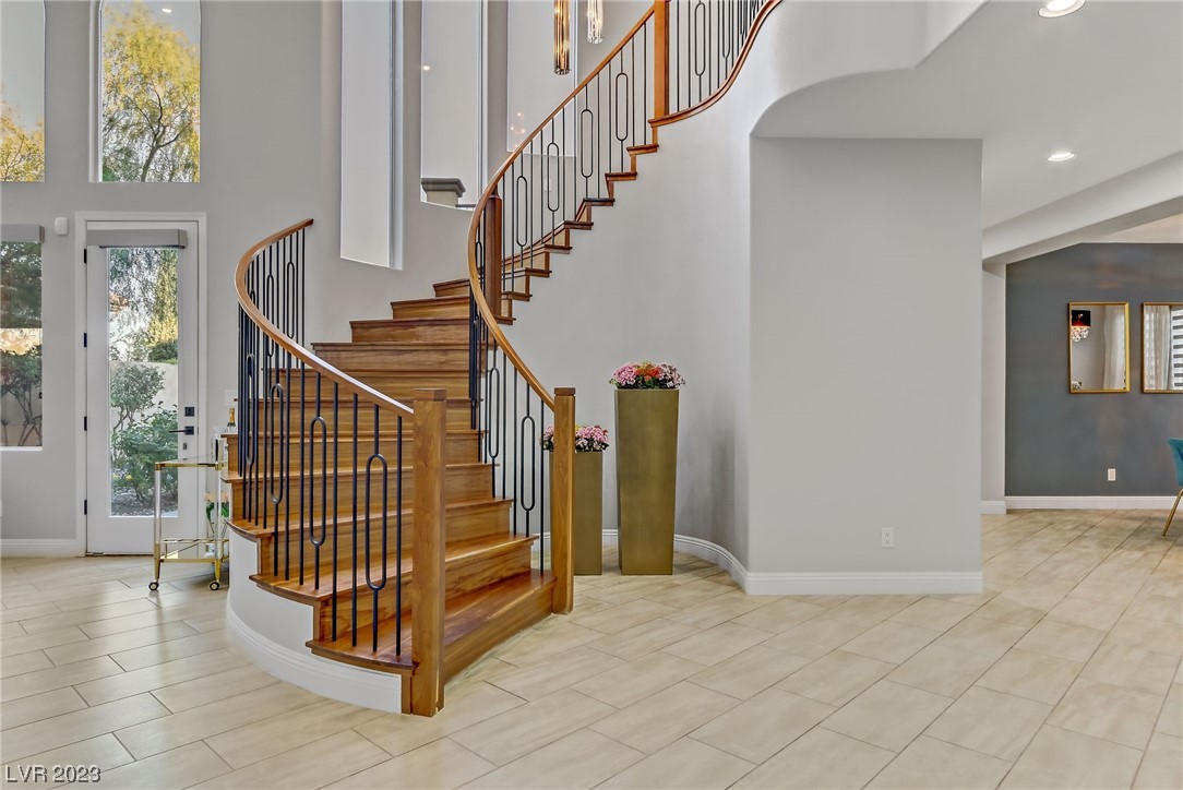 11219 La Madre Ridge Drive