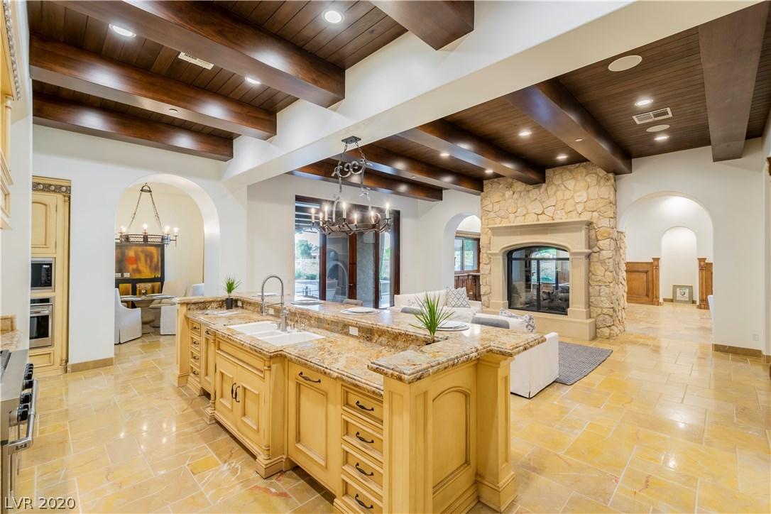 14 Paradise Valley Court