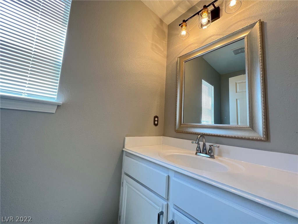9317 Mountain Rise Avenue