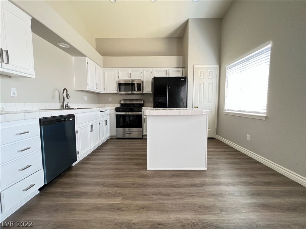 9317 Mountain Rise Avenue