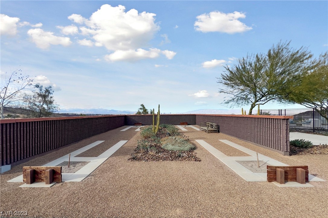 12 Twisted Rock Court