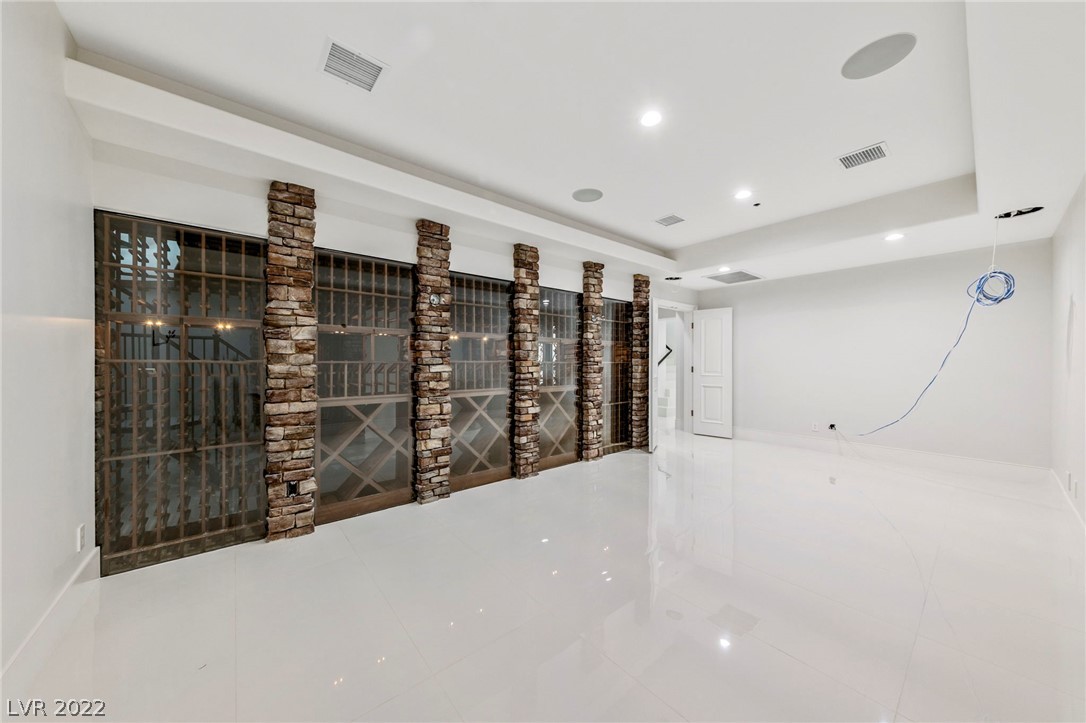 10 Cedar Chase Drive