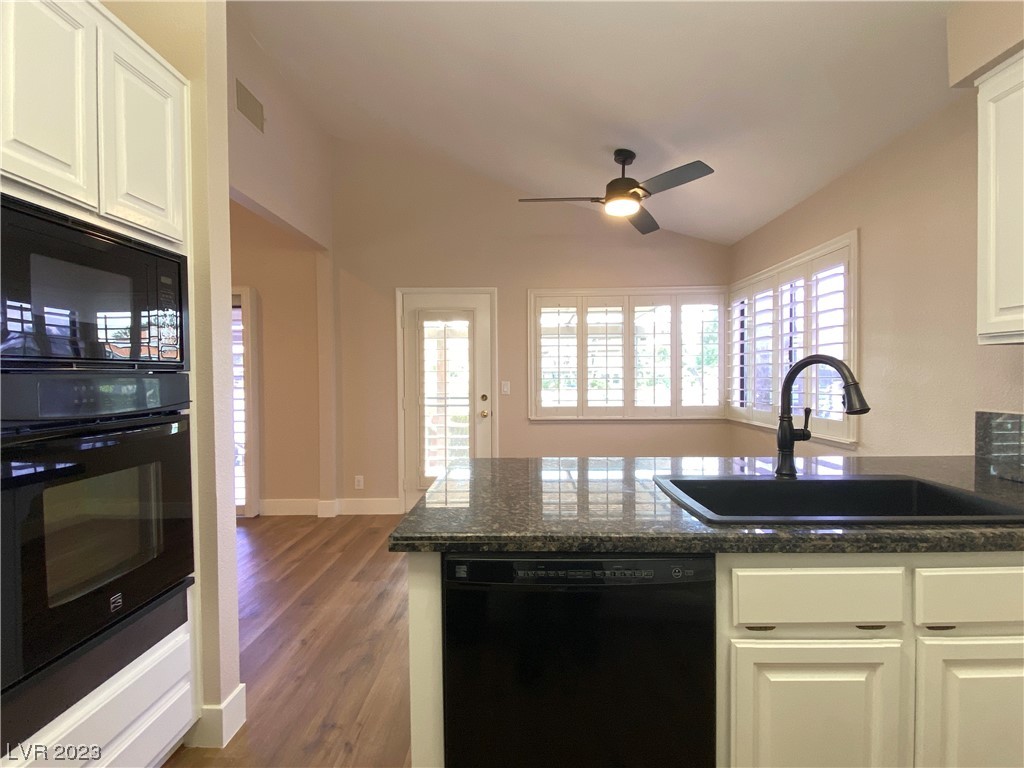 3013 Waterside Circle