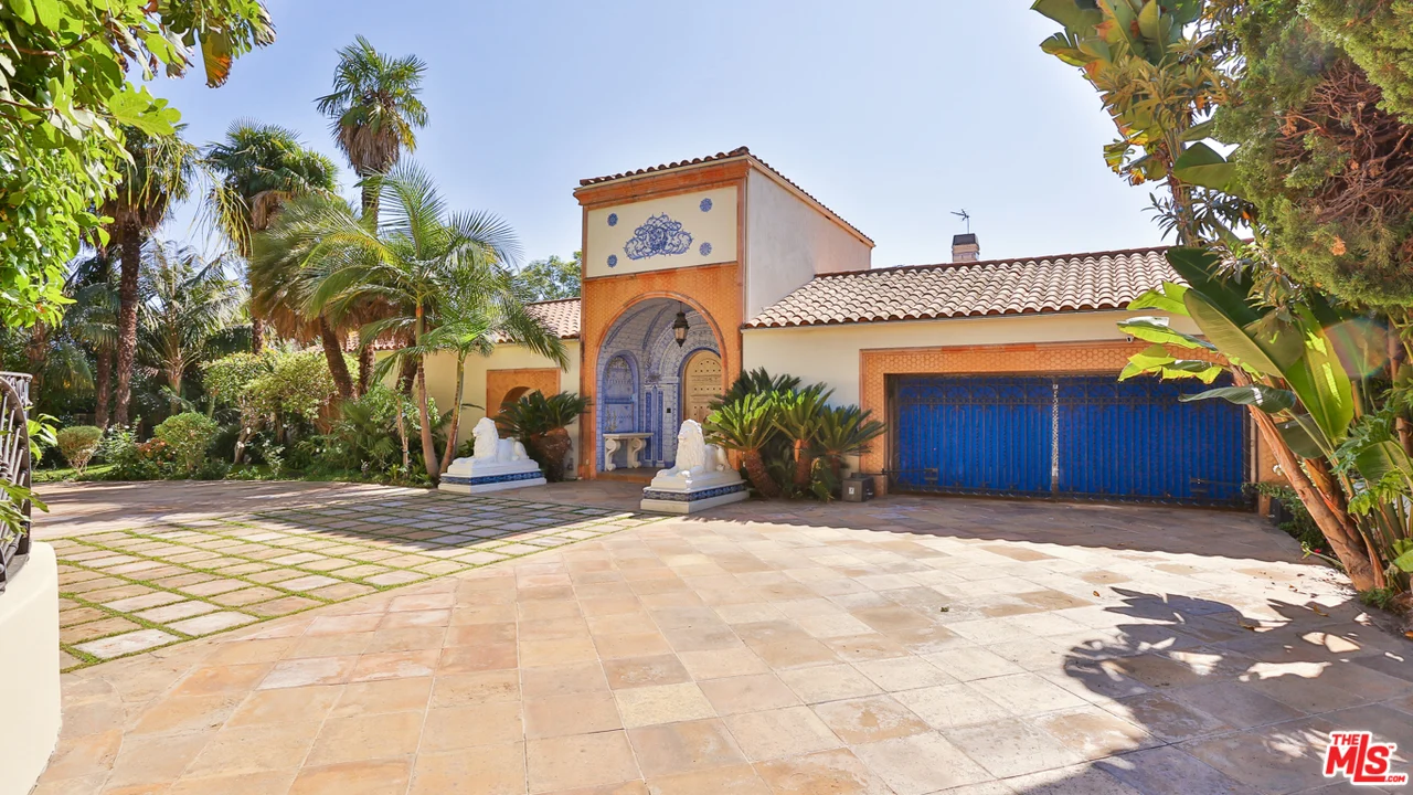 915 Benedict Canyon Drive, Beverly Hills, CA 90210