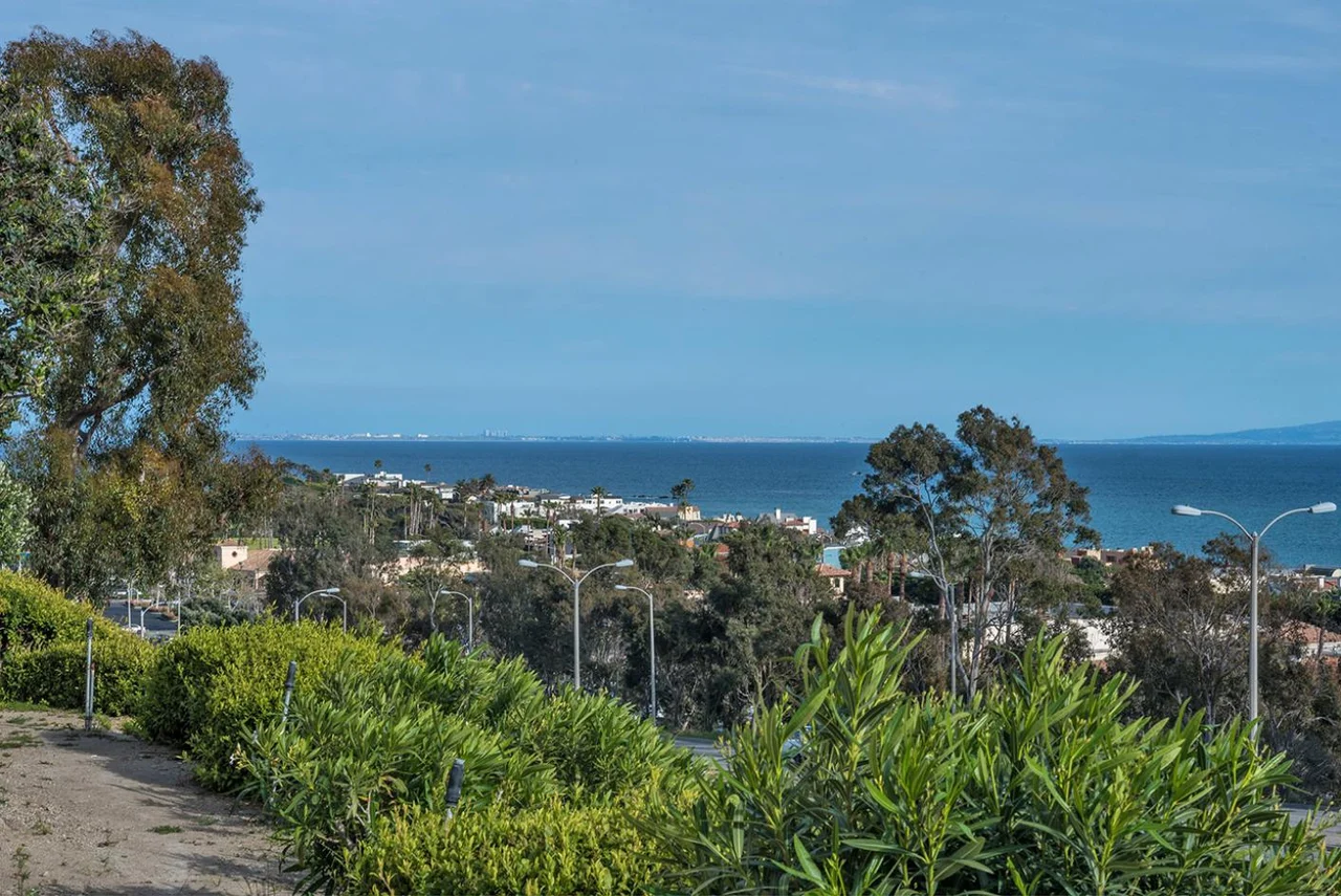 23916 De Ville Way, Apartment A, Malibu, CA 90265