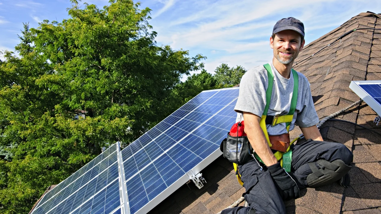 Are Solar Panels Right for Your Melbourne, Florida Home?