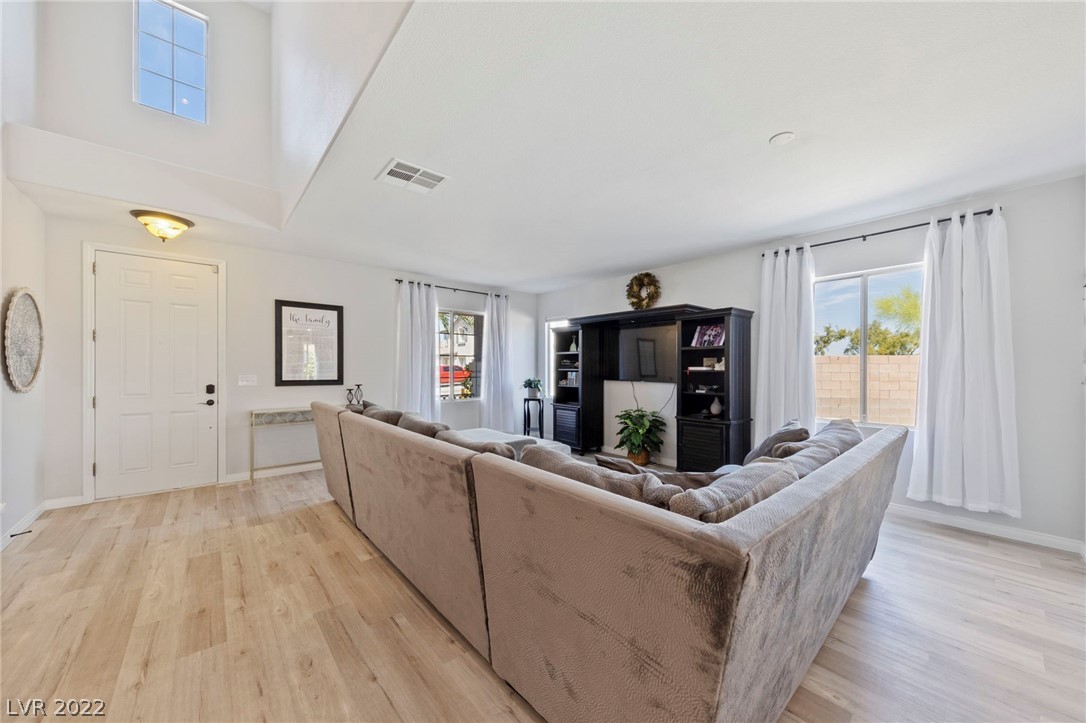 10633 Cliff Mountain Avenue