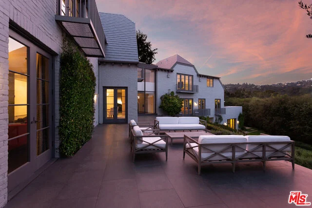 1020 Ridgedale Drive, Beverly Hills, CA 90210