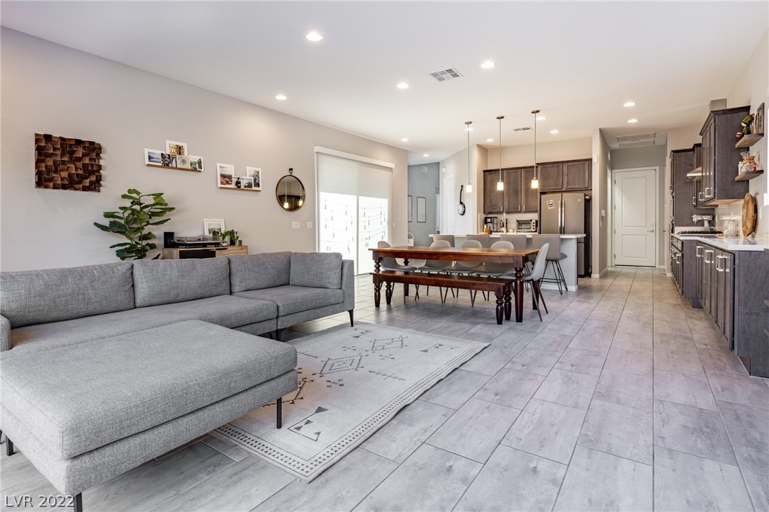 7275 Lovelock Cave Court