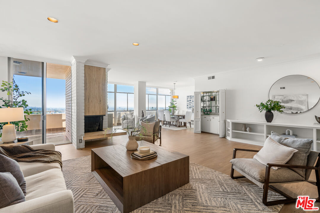 1333 S Beverly Glen Blvd Unit: 906, Los Angeles, CA 90024
