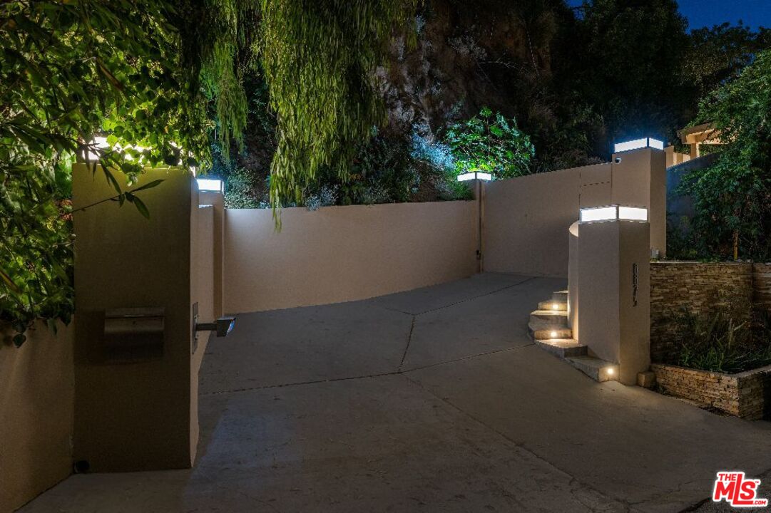 Banner Image #2
