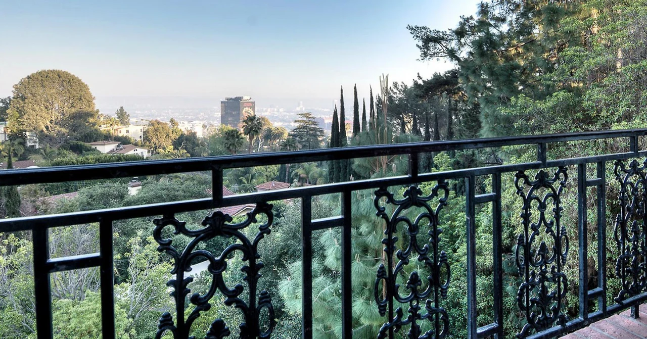 9250 Cordell Drive, Los Angeles, CA 90069