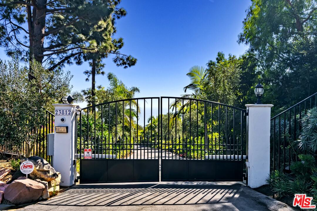 23812 Malibu Crest Drive, Malibu, CA 90265