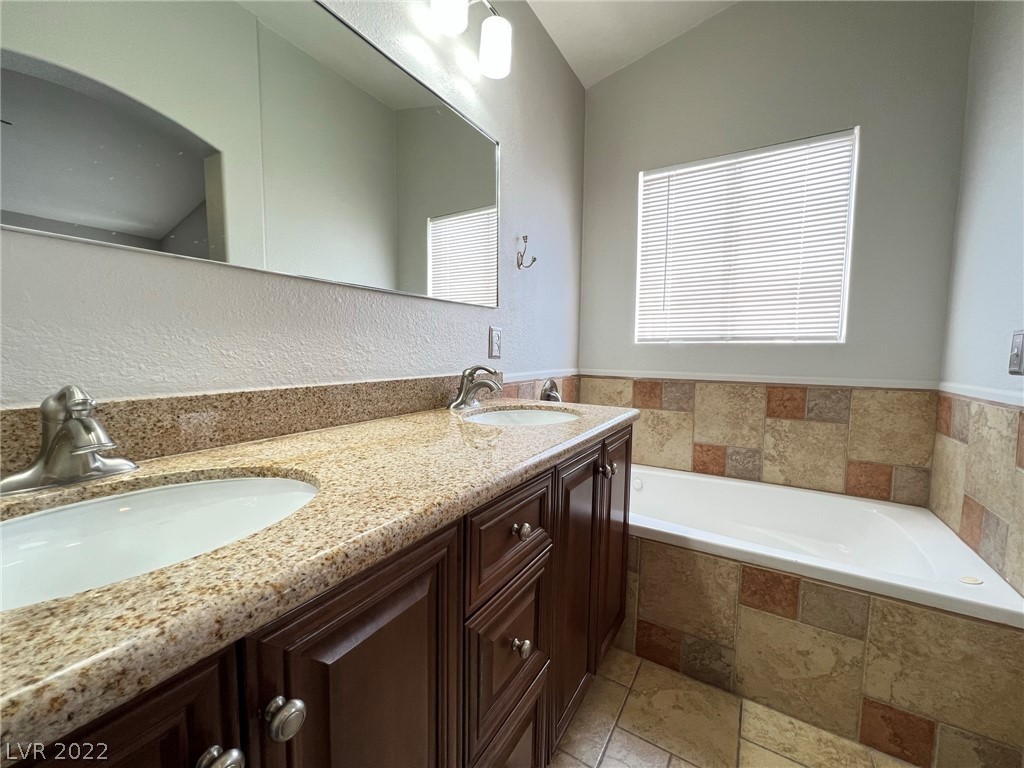 9317 Mountain Rise Avenue