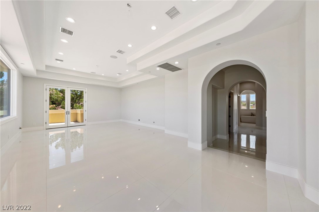10 Cedar Chase Drive