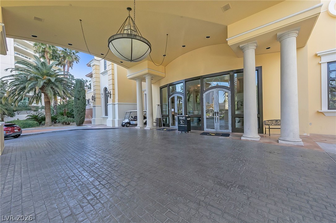 2747 Paradise Road 1205