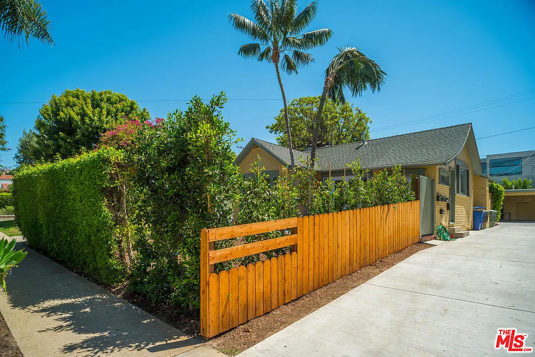 938 North Harper Avenue, West Hollywood, CA 90046