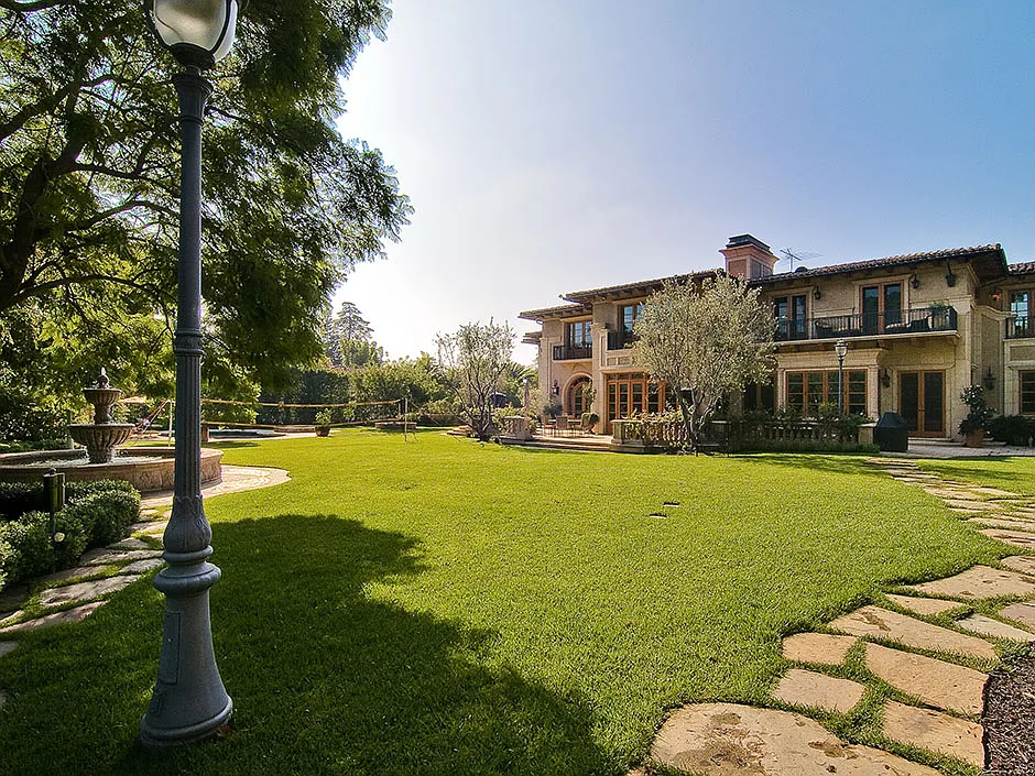 918 North Roxbury Drive, Beverly Hills, CA 90210
