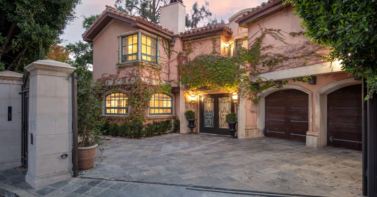 1595 Lindacrest Drive, Beverly Hills, CA 90210