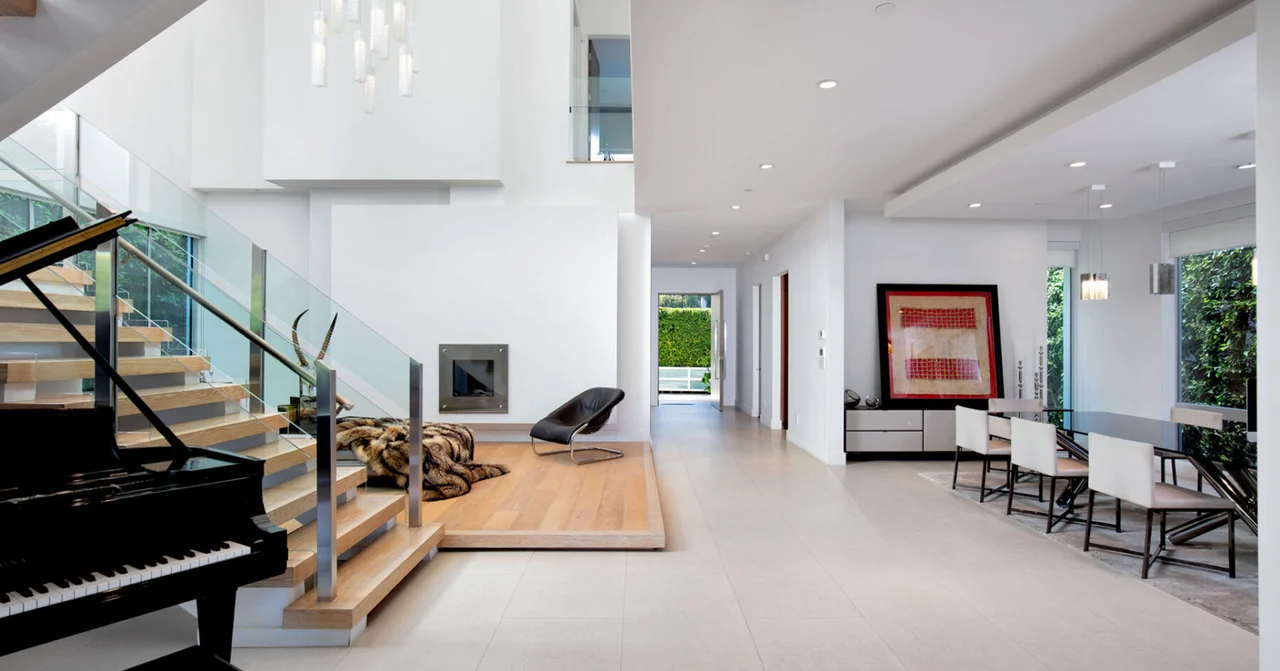 647 North Laurel Avenue, Los Angeles, CA 90048