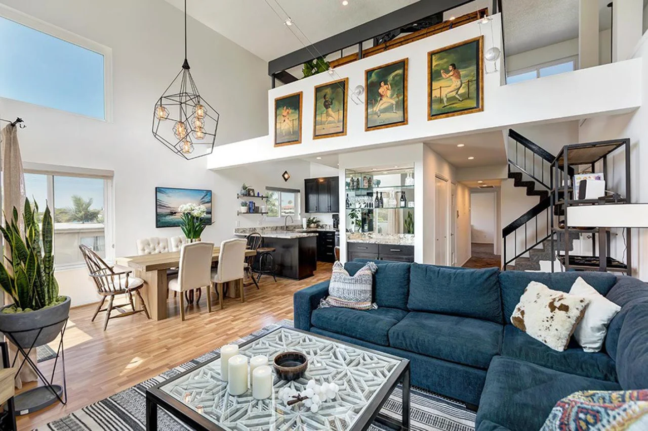 11938 Courtleigh Drive, Unit 7, Los Angeles, CA 90066