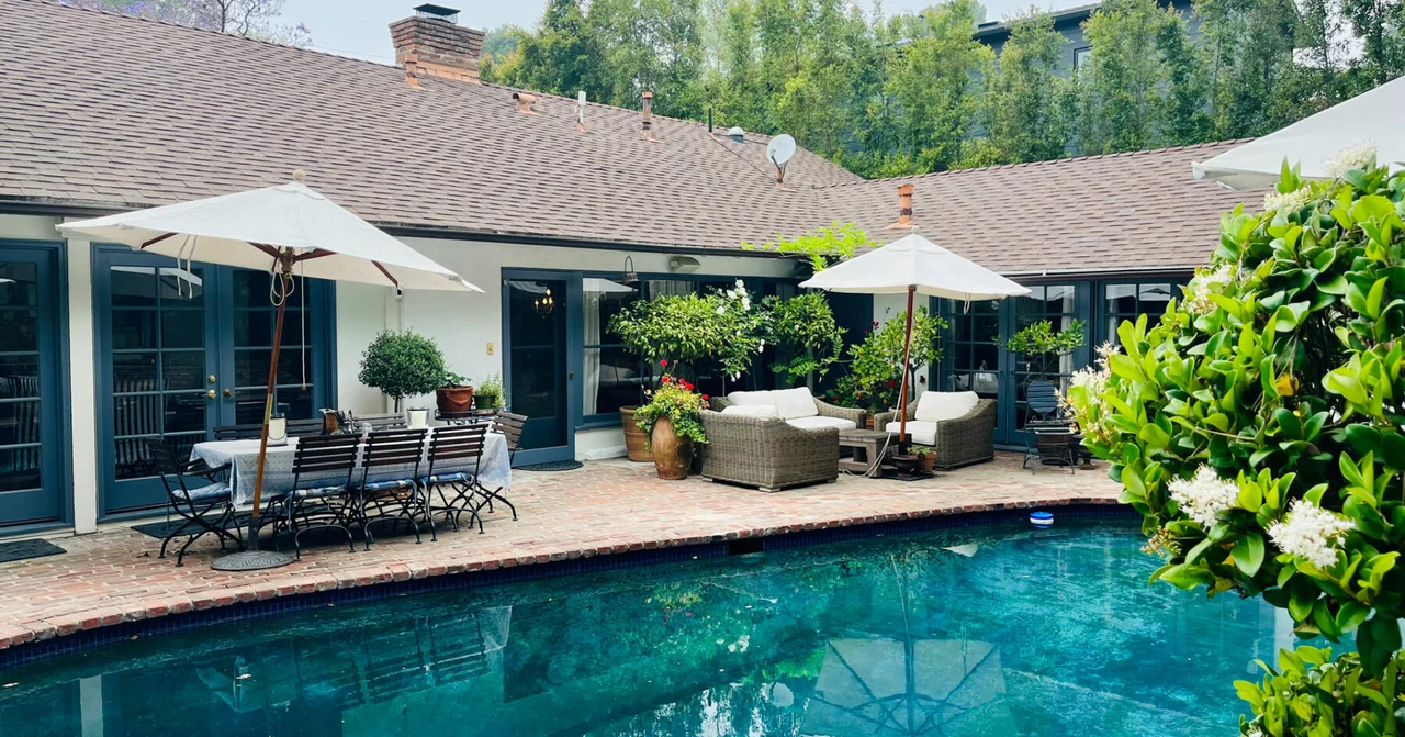 2216 Roscomare Road, Bel Air, CA 90077