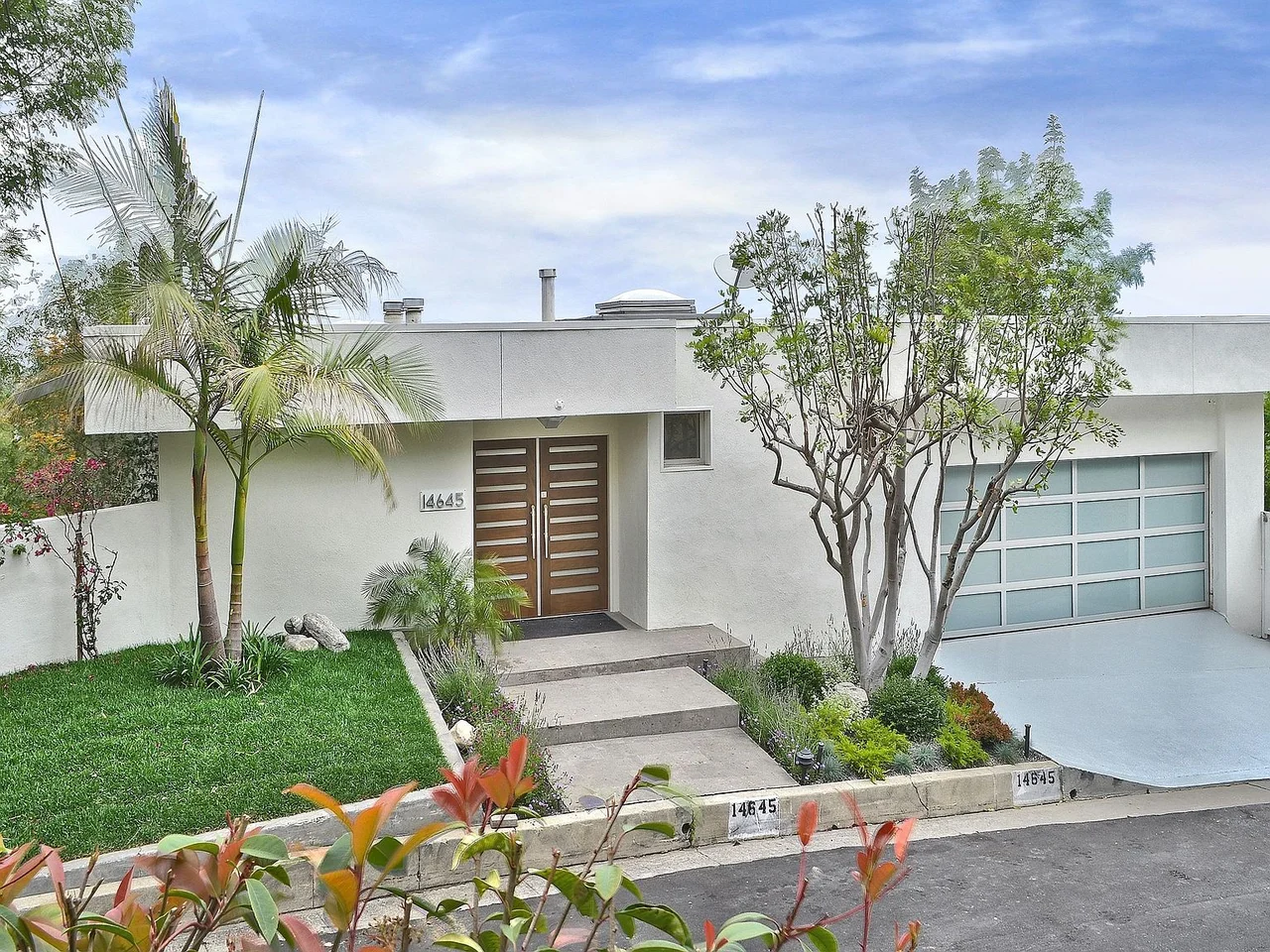 14645 Round Valley Dr., Sherman Oaks, CA 91403