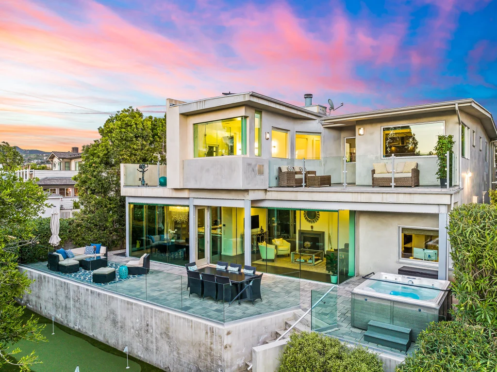 643 Radcliffe Ave, Pacific Palisades, CA 90272