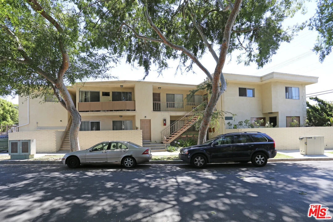 3250 Oakhurst Avenue, Los Angeles, CA 90034