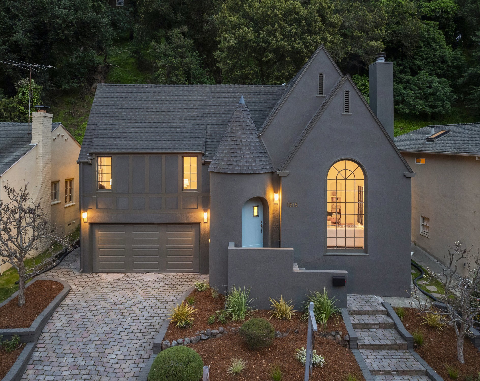 Listing Featured Photo