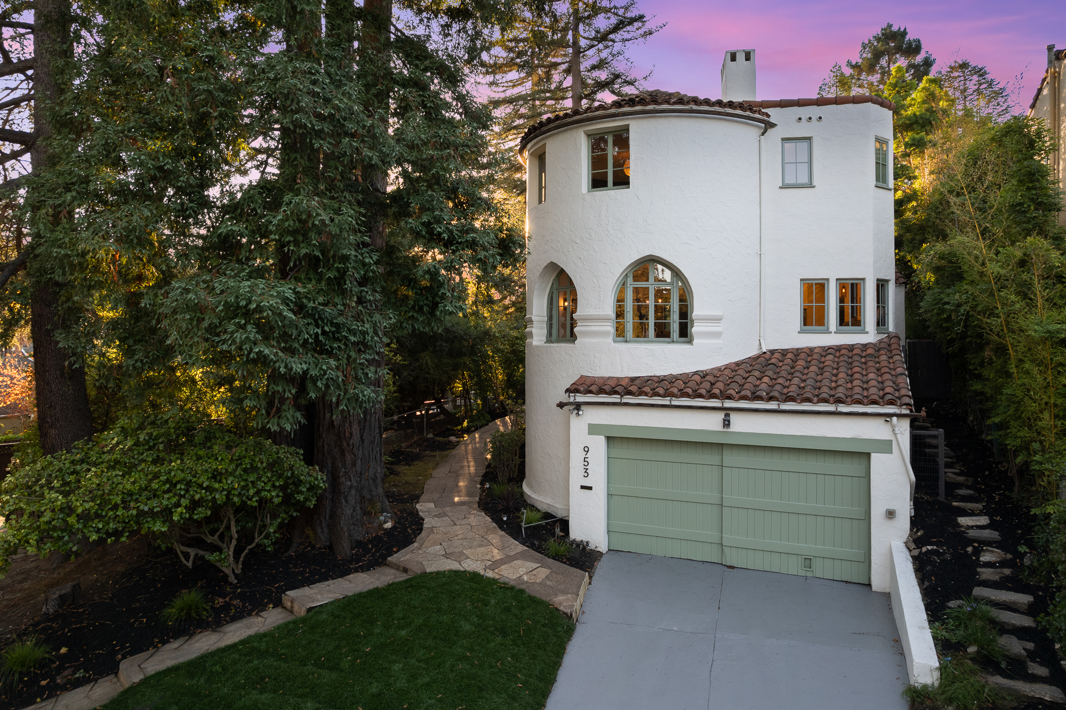 Listing Featured Photo