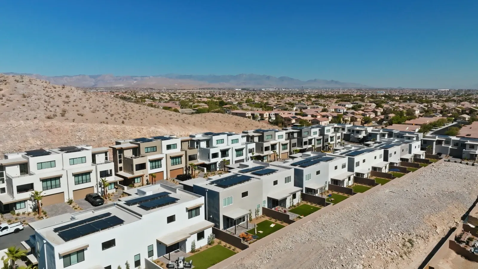 Why Small Multifamily and Single-Family Rentals Are Ideal for Long-Term Tenants