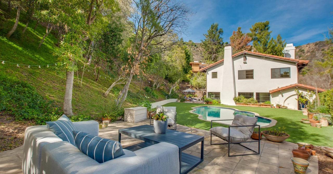 1663 Stone Canyon Road, Los Angeles, CA 90077