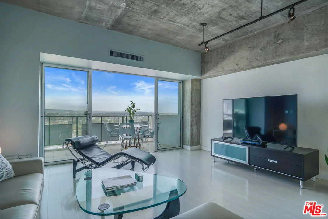 1155 North La Cienega Boulevard, Unit 1206, West Hollywood, CA 90069