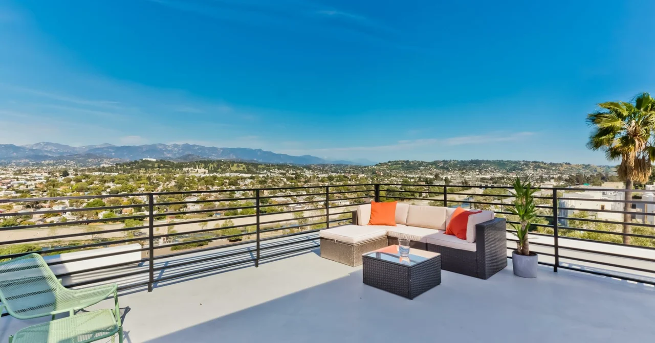2901 West Hemingway Drive, Silver Lake, CA 90039